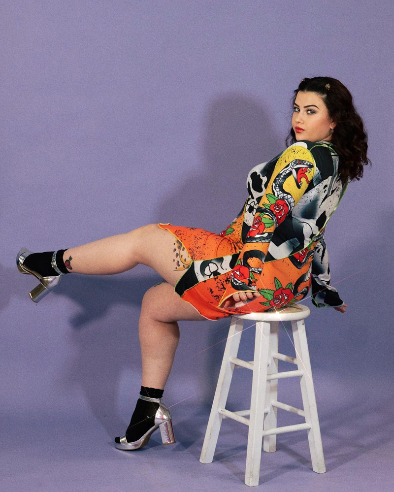 @michellevalentinemc Two photos: group of volunteers with Mariposas Sin Fronteras, and volunteers doing yardwork